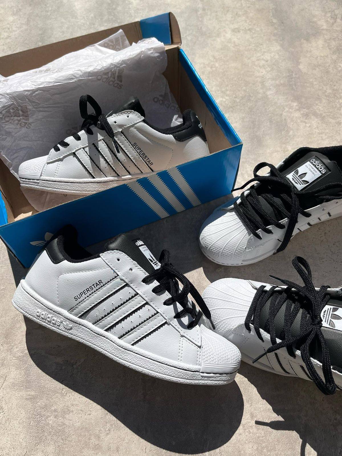 Zapatillas BLACK AND WHITE vista lateral