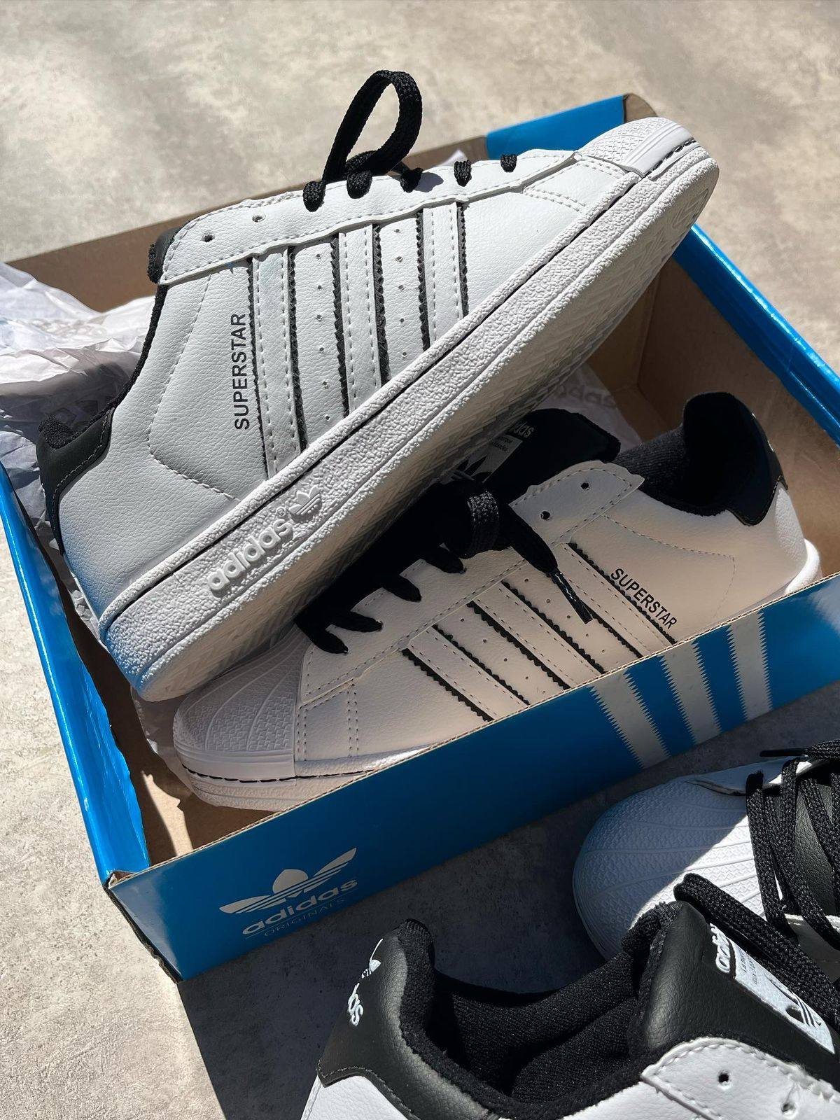 Zapatillas BLACK AND WHITE vista superior