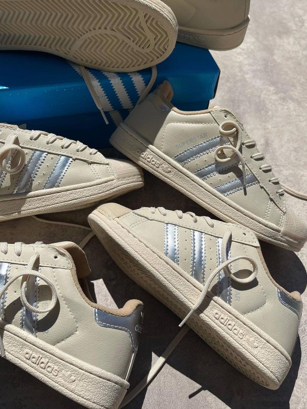 SUPERTAR BEIGE Y PLATA