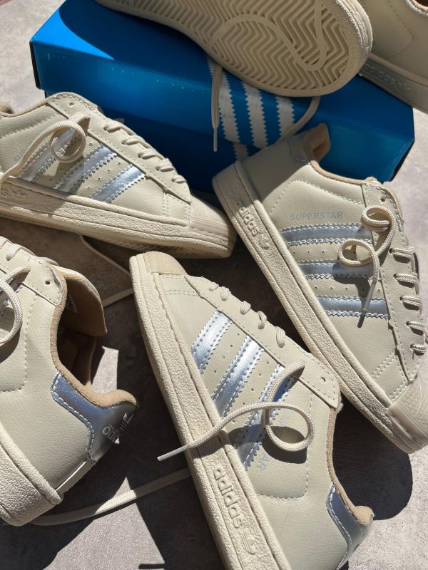 SUPERTAR BEIGE Y PLATA
